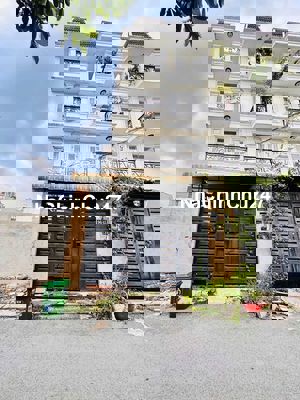 nhà giá rẻ nhất khu vực ngã tư ga q12