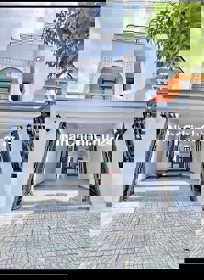 Nhà Đẹp xây Mới, Gần Cây Xăng Đức Hưng, Sân Ô Tô, 500 Triệu Nhận Nhà!