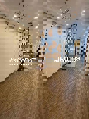 Chính Chủ cần bán gấp nhà 2 tầng mt Nguyễn Hoàng vị trí đẹp