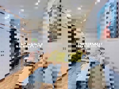 NHÀ DONG TIỀN MẶT PHỐ - NHÀ ĐẸP KHÔNG CÓ GÌ ĐỂ CHÊ