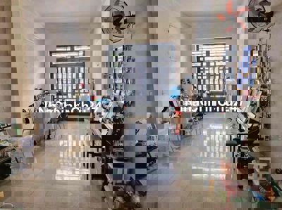 nhà mặt tiền Đoàn Hữu Trưng gia 6ty, không ngập lụt