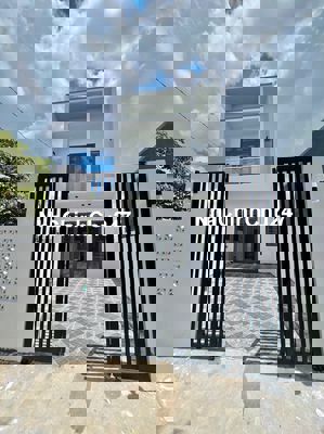 Chủ cần bán nhà lầu gần cây xăng Đức Hưng - Trảng Dài chỉ 650 Triệu