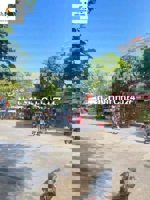 BÁN ĐẤT TẶNG NHÀ ĐANG KD QUÁN CAFE,MẶT TIỀN ĐSỐ 25 DT131m2 .NGANG 7m.