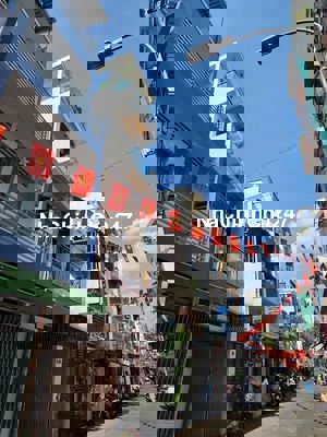 Gia đình cần việc nên cần bán gấp nhà mặt tiền đường Cư Xá Đô Thành Q3