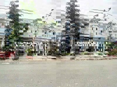 Chính Chủ cần bán nhà 1 trệt 1 lầu sổ hồng riêng đã hoàn công