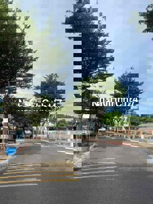 Lô đất đẹp tặng nhà nát ngang 8m C4 mt Văn Lương 220m2 full thổ cư