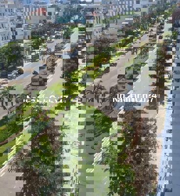 Bán cặp đất mặt tiền Hồ Xuân Hương ngay sát biển.