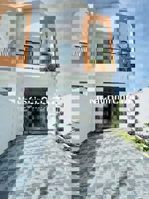 Siêu phẩm nhà lầu xây mới sổ riêng thổ cư 100% gần ngay TTHC Tân Triều