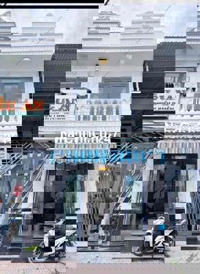 NHÀ TRỆT LẦU 3 PHÒNG NGỦ - TRỤC CHÍNH KHU DÂN CƯ 3A ĐƯỜNG LỘ VÒNG CUNG