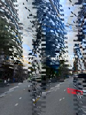 * Bán lô đất 2 mặt tiền phố Tây An Thượng, đông đúc khách du lịch.