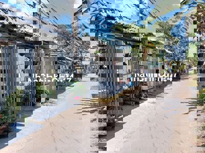 Bán nhà cấp 4 thổ cư hoàn công ngay mặt tiền đường Hàng Gòn