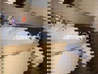 Bán lỗ CC Thảo Điền Pearl, 2PN 95m2 giá 1 tỷ 990, bao sang tên