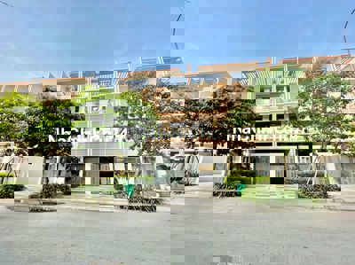 Nhà đường 15 vạn phúc đối diện chung cư, cần bán trả nợ gấp quý A/C ạ