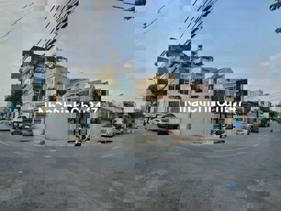 Lô góc hai mặt tiền đường Xe Tải ra vào full thổ Đc xd cao tầng