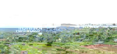 Cách cổng sân bay Đà Lạt 400m, đất XÂY NHÀ, sổ hồng riêng, 2 MẶT TIỀN