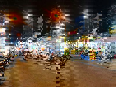 Mặt Tiền Kinh Doanh -Khu Ẩm Thực Phú Lâm B. . DT: 4 x 21. Giá: 14.8 Tỷ