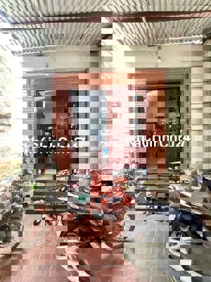 CHÍNH CHỦ GỬI BÁN NHÀ 3 TẦNG DÂN XÂY KIÊN CỐ Ở NGỌC HỒI