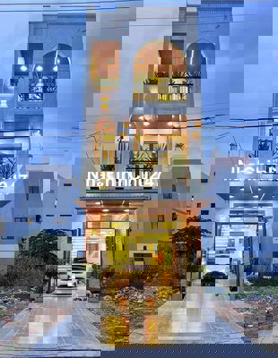 NHÀ 2 LẦU SIÊU ĐẸP MẶT TIỀN D1 KHU DÂN CƯ HỒNG LOAN