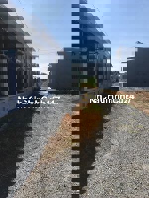 Đất ngay khu dân cư hiện hữu làm nhà vườn 750m²