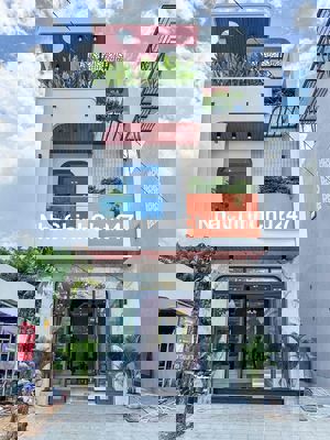 NHÀ PHỐ 2 LẦU TUYỆT ĐẸP FULL NỘI THẤT KHU HỒNG LOAN