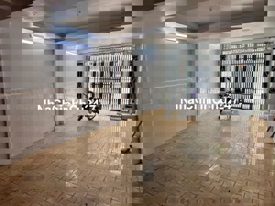 Mặt tiền Cư Xá Bình Thới, 2 tầng, 3PN 2WC, 5x16m, 17 triệu/th