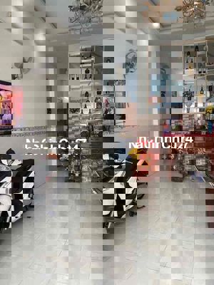 Nhà mặt tiền đường 18m ngay chung cư loverap park