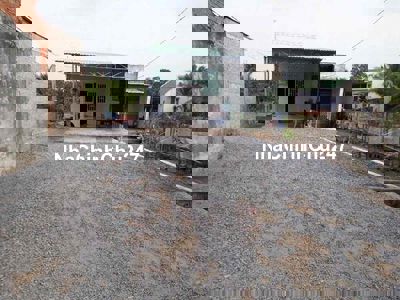 Bán nhà và đất 740m2 có 300m2 thổ cư đường xe tải