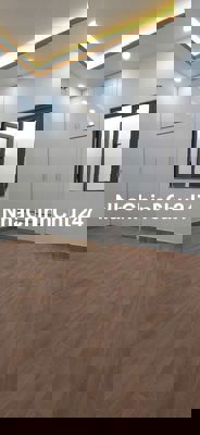 Mặt tiền cư xá Bình Thới, dt: 4,5x16m 2 lầu, st, giá 18 triệu