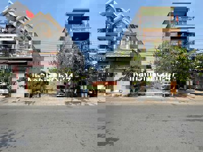 Đất đẹp trung tâm mặt tiền kinh doanh gần Vincom 550 Dĩ An