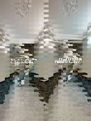 NHÀ 2 MẶT TIỀN THA HỒ KINH DOANH. XE HƠI CHẠY VIVU.KHU DÂN CƯ ĐÔNG ĐÚC