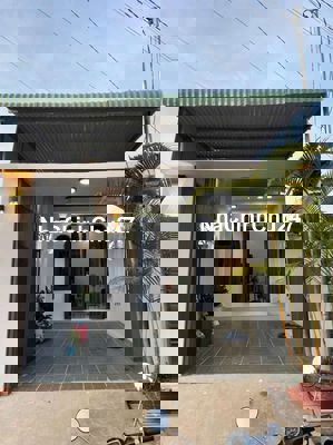 Nhà sổ riêng thổ cư mới xây, đường thông, gần quốc lộ, xã Đông Hoà