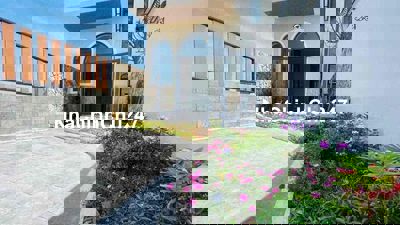 Bán nhà mới xây, gần biển Phước Hải, 1 trệt, 1 lầu, khu dân cư đông