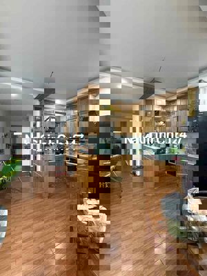 Nhà 1 trệt 3 lầu