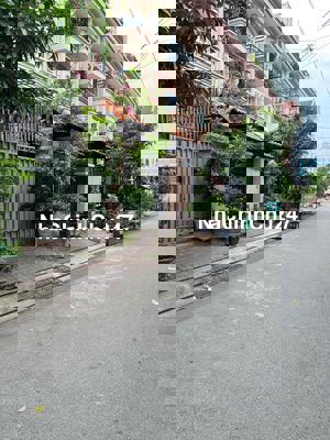 chính chủ bán nhà 1 trệt 3 lầu hẻm xe hơi