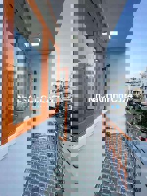 Chỉ 9,5tỷ Nhà đẹp 4*14m 2 MT trước sau sát Bình Phú, chợ HồTrọng Quý