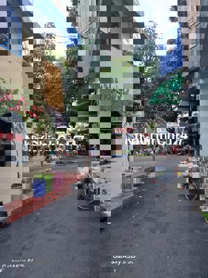 Chinh chů bán nhà phąm viêt chánh p19