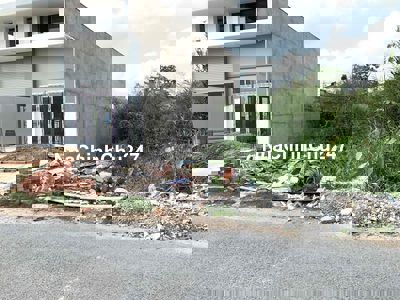 Cần bán nền đất thổ cư mặt tiền đường Lô 2, X.Phạm Văn Hai