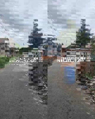 Lô đất cần bán. mặt tiền đường nhựa. BD