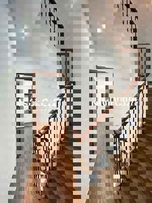 Cực phẩm,nhà pháo Đài Láng chính chủ muốn sáng tên ngay.43m2 4T.