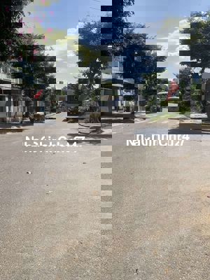 Bán lô góc 2 mặt tiền đường hồ sĩ dương