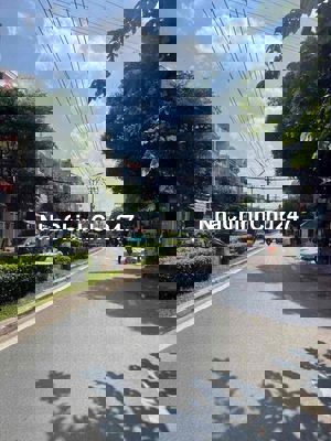 Chính chủ bán MT nội bộ đường Hiền Vương. Dt 8m x 23m. Nhà cấp 4