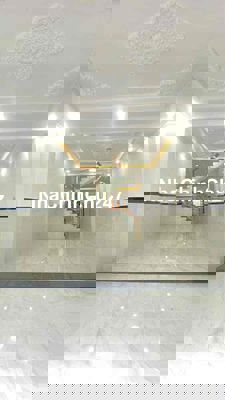 nhà chính chủ cần bán mới xây xong 1 trệt 1 lầu 4x14m, hẻm xe hơi