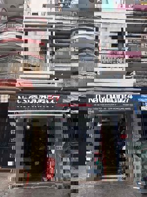 Chính chủ bán nhà mặt tiền chợ Hòa Bình