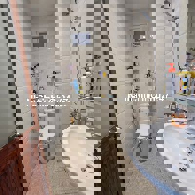 Chủ đi định cư cần bán chung cư đang ở