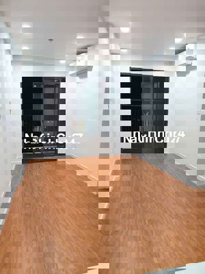 (GIÁ TỐT) CHÍNH CHỦ GỬI BÁN CĂN 2N TÒA I5 NỘI THẤT NGUYÊN BẢN, SẴN SỔ