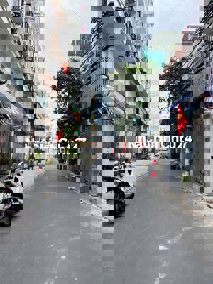 GÍAP TRƯỜNG CHINH HẺM XE TẢI THẲNG TẮP NGANG 5 DÀI 15 XÂY 3 TẦNG 3PN