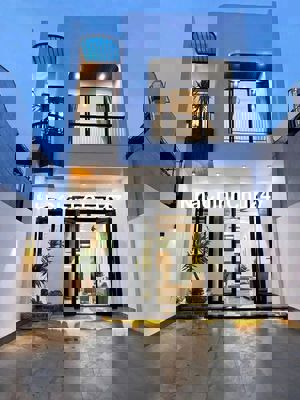 Chủ Ngộp Bán Gấp - Nhà Đẹp Gần Đồng Khởi - Giảm Sốc