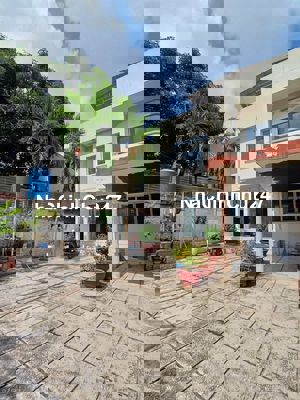 Nhà mặt tiền đường Phan Chu Trinh, P2, Bình Thạnh.DT 11x25m, 3 tầng