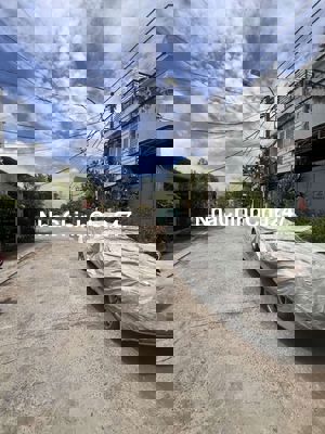 CHỦ BÁN GẤP NHÀ C4 - 113M2 - ĐƯỜNG 10M - 4 TỶ