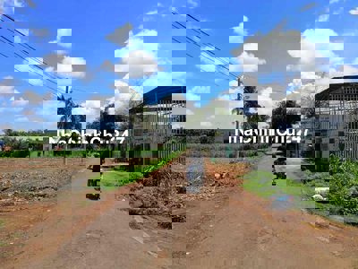 Đất Đẹp 90m mặt tiền, 2700m2, Ae sinh 2, cư ni